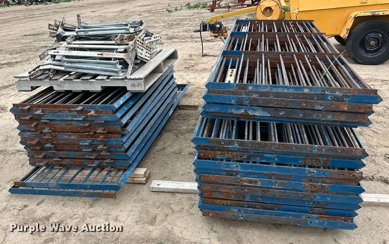 image for item EQ4812 (42) hog panels