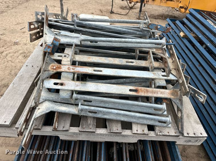 image for item EQ4812 (42) hog panels