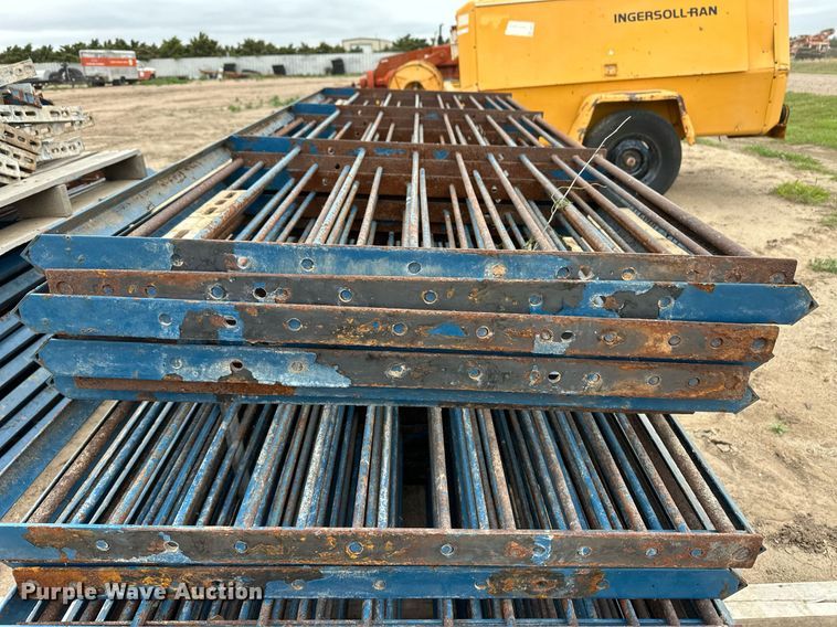 image for item EQ4812 (42) hog panels