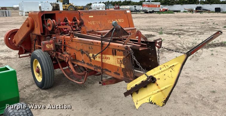 image for item EQ4815 New Holland 281 small square baler