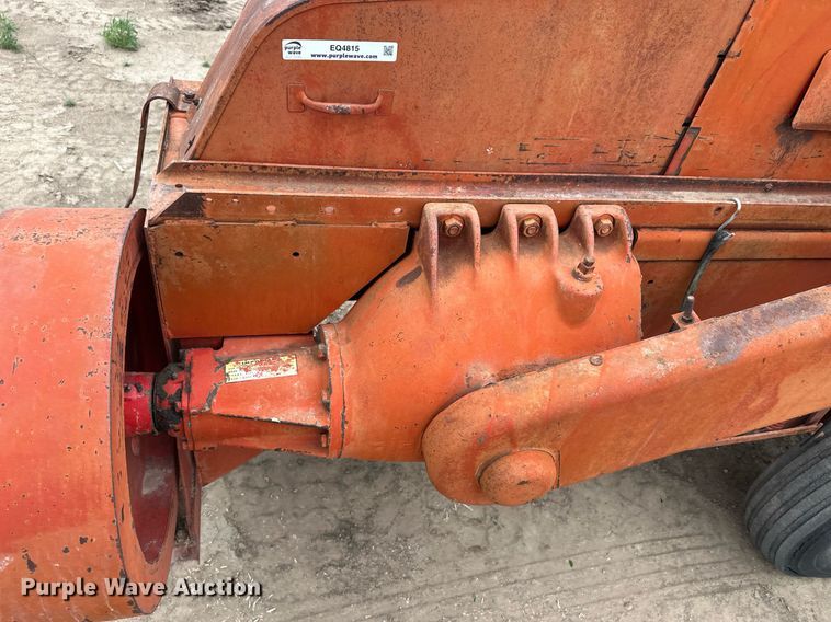 image for item EQ4815 New Holland 281 small square baler