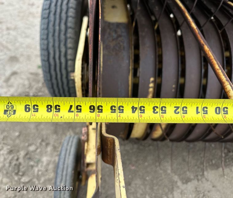 image for item EQ4815 New Holland 281 small square baler