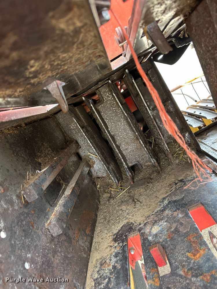 image for item EQ4815 New Holland 281 small square baler