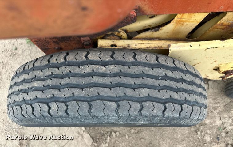 image for item EQ4815 New Holland 281 small square baler