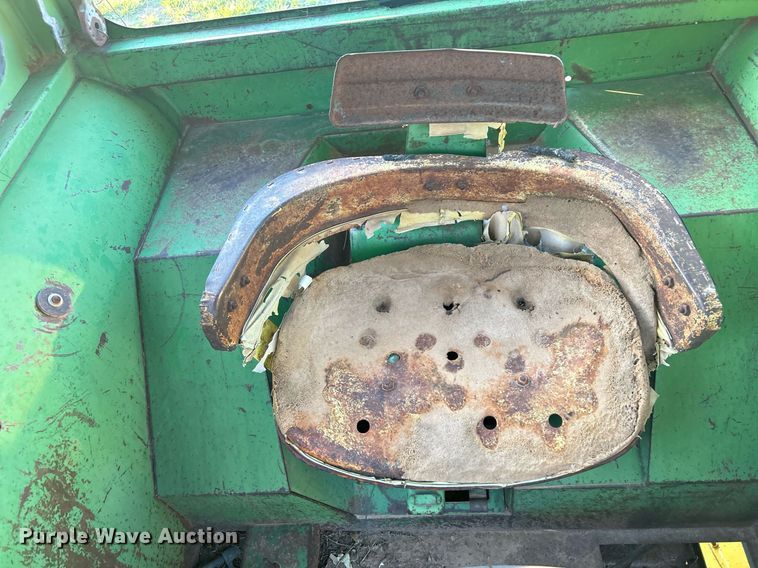 image for item EX9805 1968 John Deere 5020 tractor