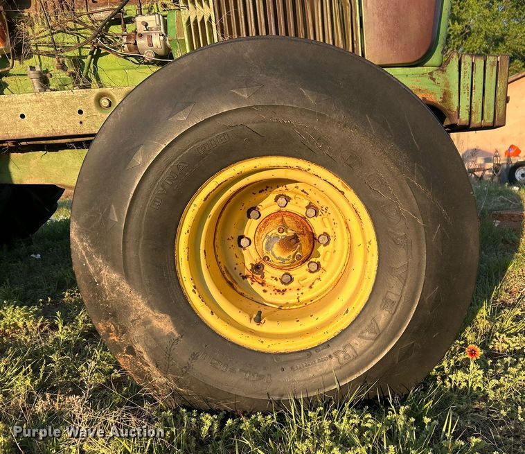 image for item EX9805 1968 John Deere 5020 tractor