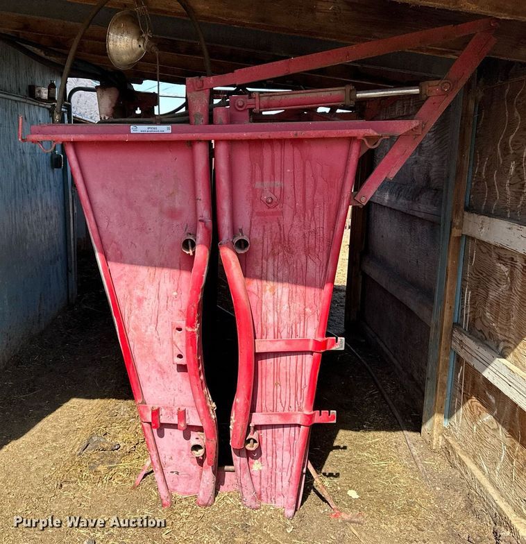 image for item IP9565 Squeeze chute