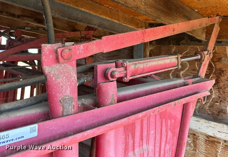 image for item IP9565 Squeeze chute