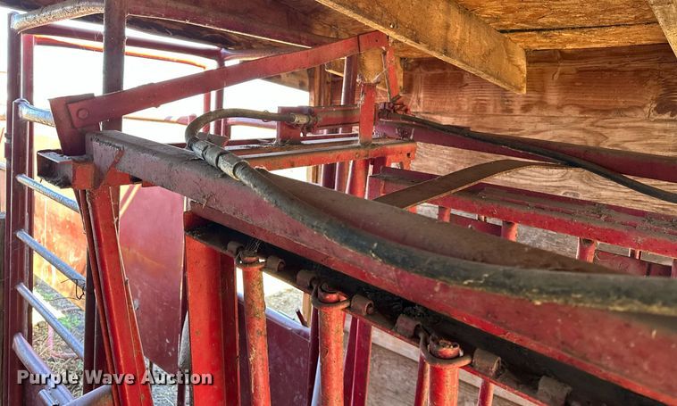 image for item IP9565 Squeeze chute