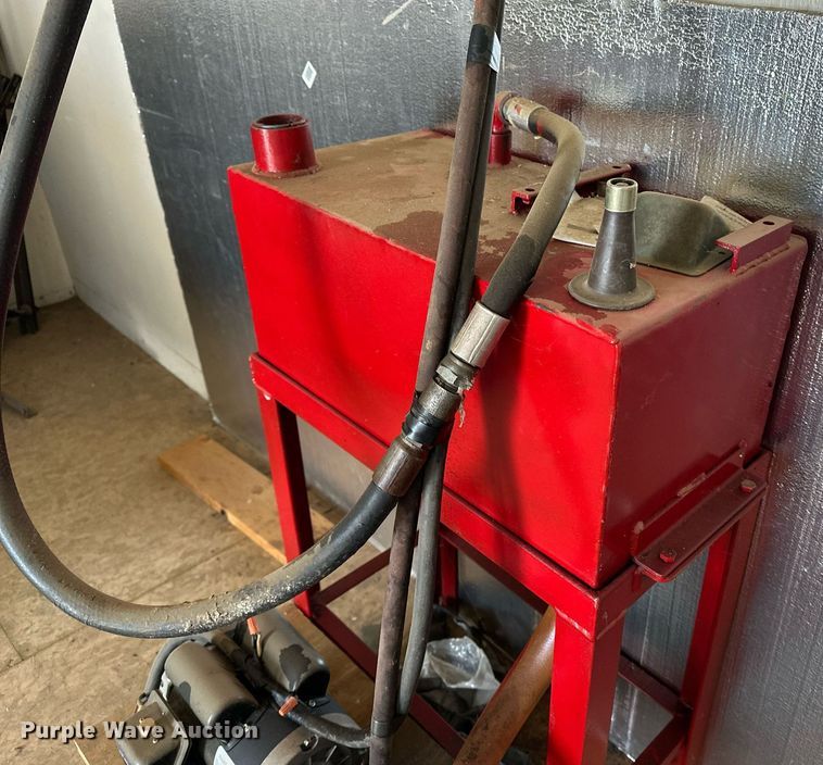 image for item IP9565 Squeeze chute