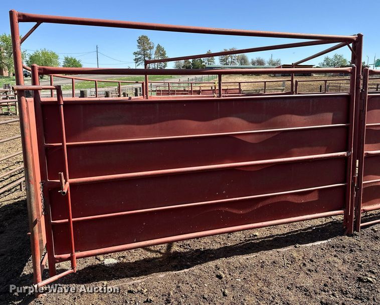 image for item IP9566 Livestock corral with palpation chute