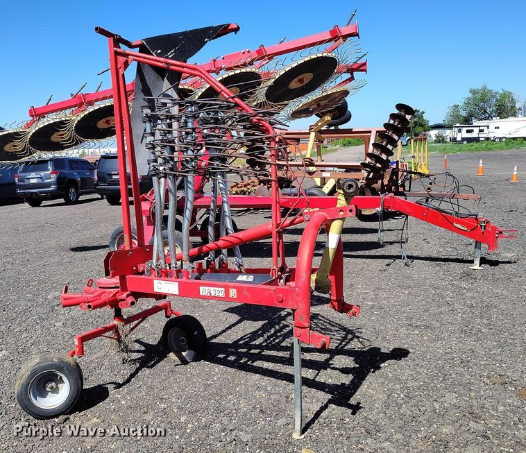 image for item IP9569 2011 Rossi RR320-9 hay rake