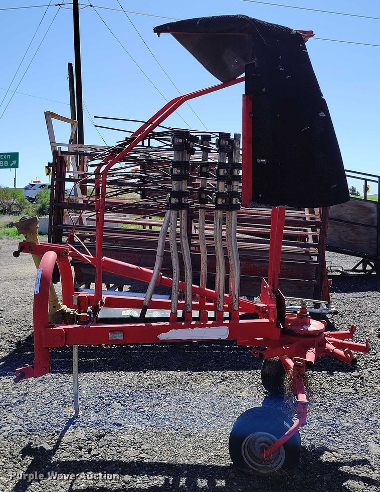 image for item IP9569 2011 Rossi RR320-9 hay rake