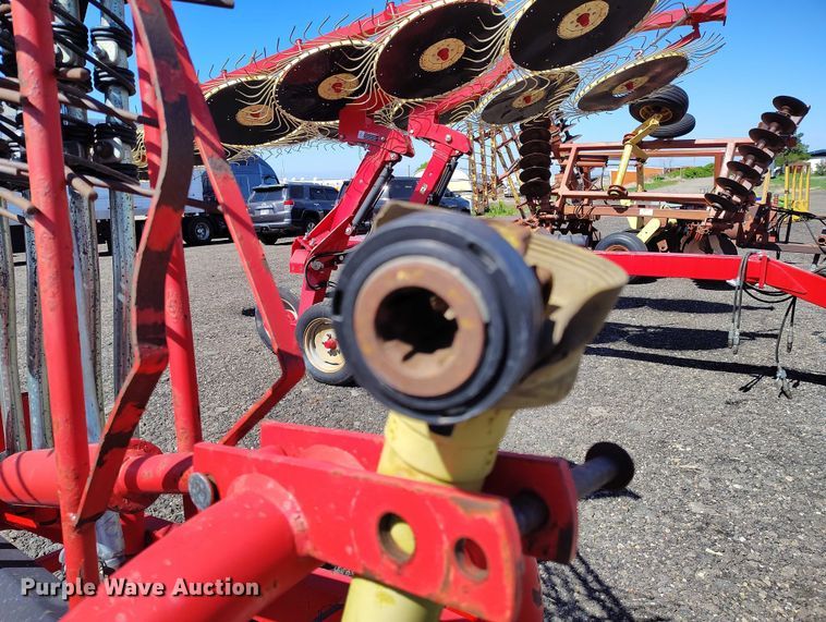 image for item IP9569 2011 Rossi RR320-9 hay rake