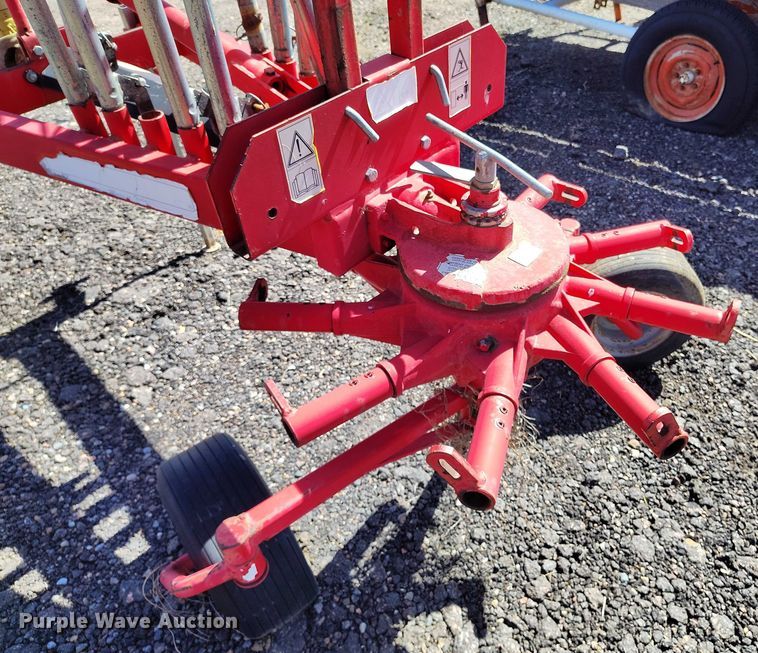 image for item IP9569 2011 Rossi RR320-9 hay rake