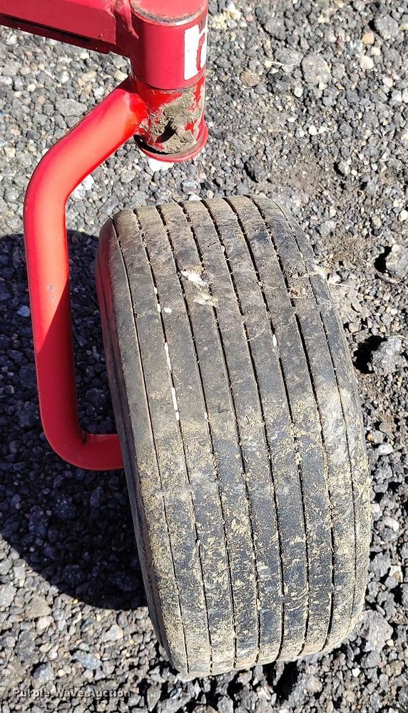 image for item IP9569 2011 Rossi RR320-9 hay rake