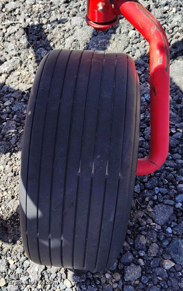 image for item IP9569 2011 Rossi RR320-9 hay rake