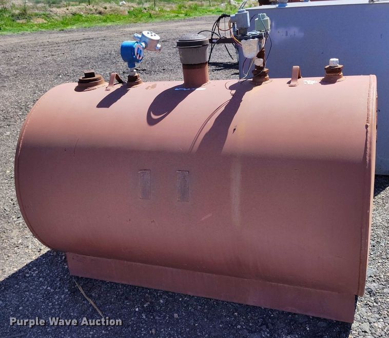 image for item IP9573 Mills fuel tank