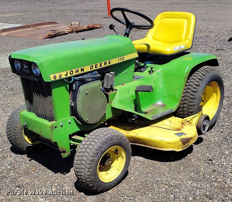 image for item IP9579 John Deere 110 lawn mower