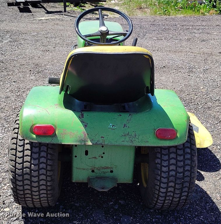 image for item IP9579 John Deere 110 lawn mower