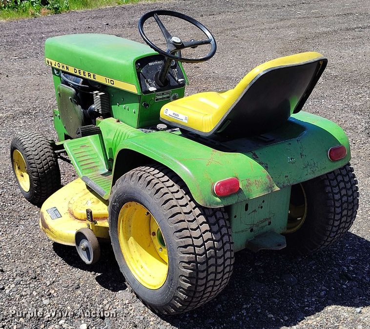 image for item IP9579 John Deere 110 lawn mower