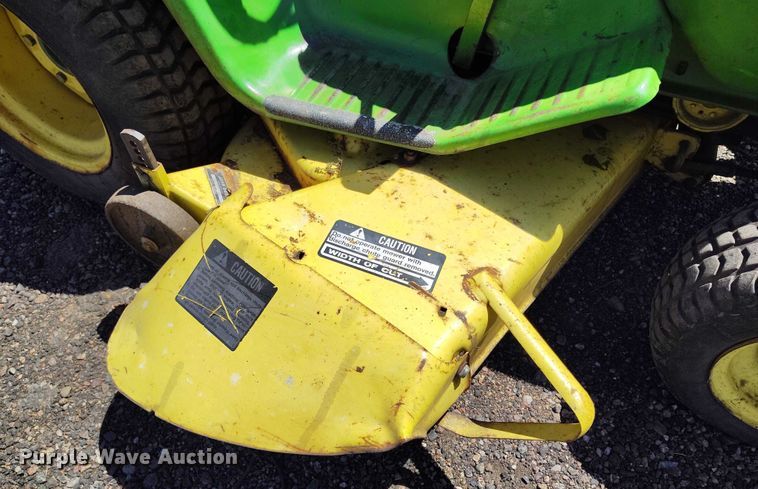 image for item IP9579 John Deere 110 lawn mower