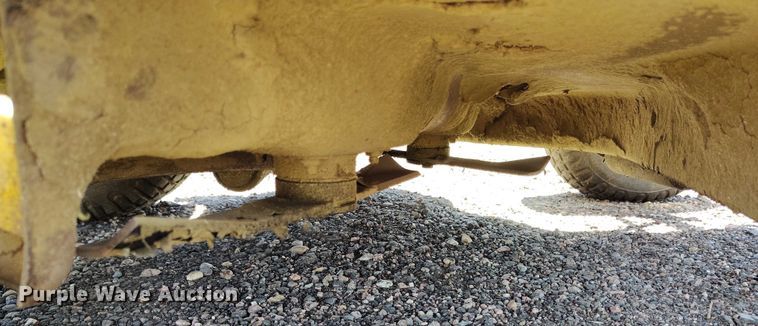 image for item IP9579 John Deere 110 lawn mower