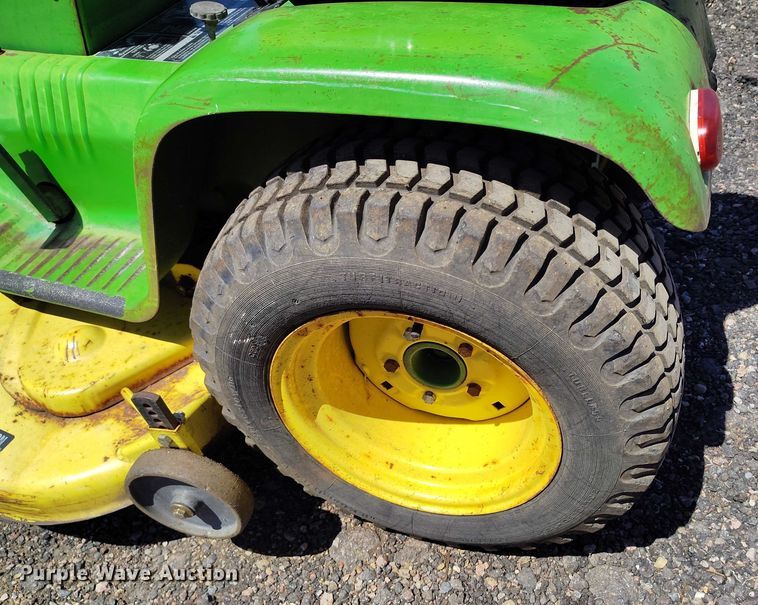 image for item IP9579 John Deere 110 lawn mower