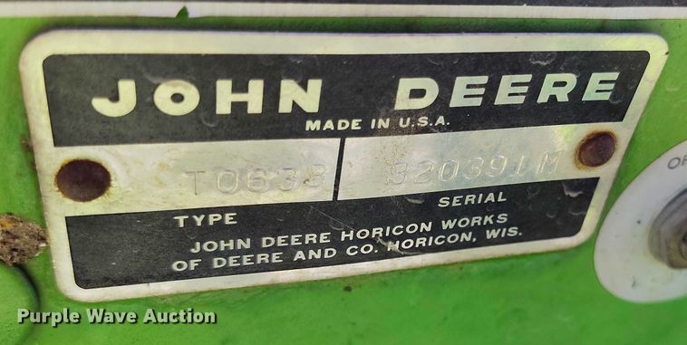 image for item IP9579 John Deere 110 lawn mower