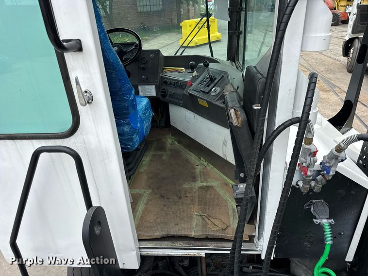 image for item DH9949 2017 Kalmar Ottawa T2 yard truck