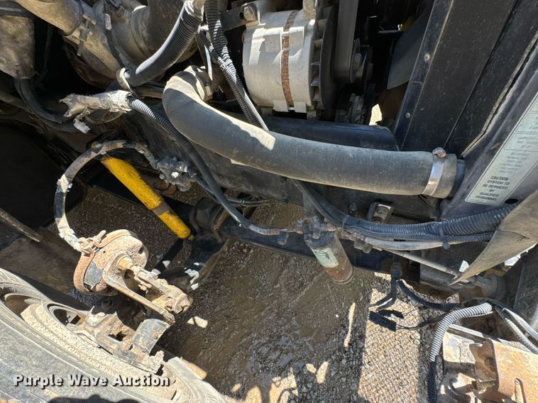 image for item DO0933 2005 Kenworth T300 flatbed truck