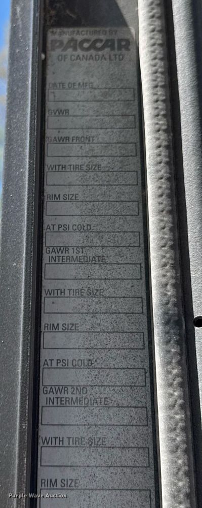 image for item DO0933 2005 Kenworth T300 flatbed truck