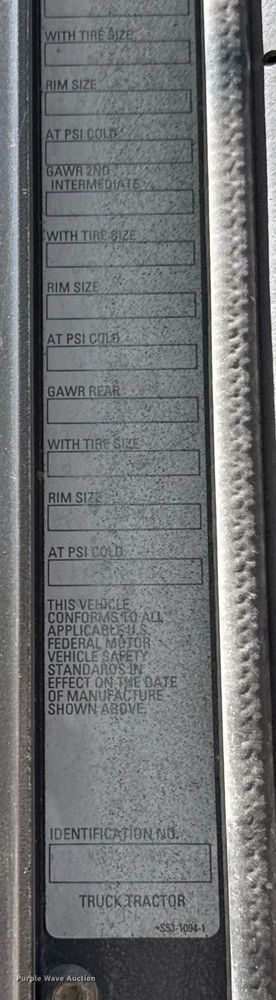 image for item DO0933 2005 Kenworth T300 flatbed truck