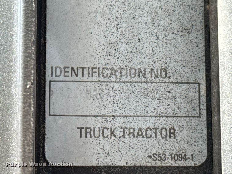 image for item DO0933 2005 Kenworth T300 flatbed truck