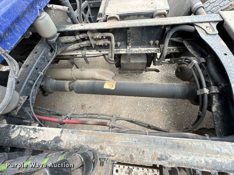 image for item DO0959 2019 Freightliner Cascadia 125 semi truck