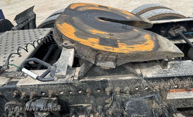 image for item DO0959 2019 Freightliner Cascadia 125 semi truck