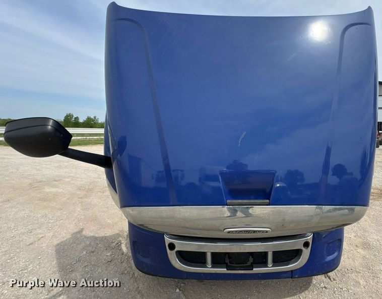 image for item DO0959 2019 Freightliner Cascadia 125 semi truck