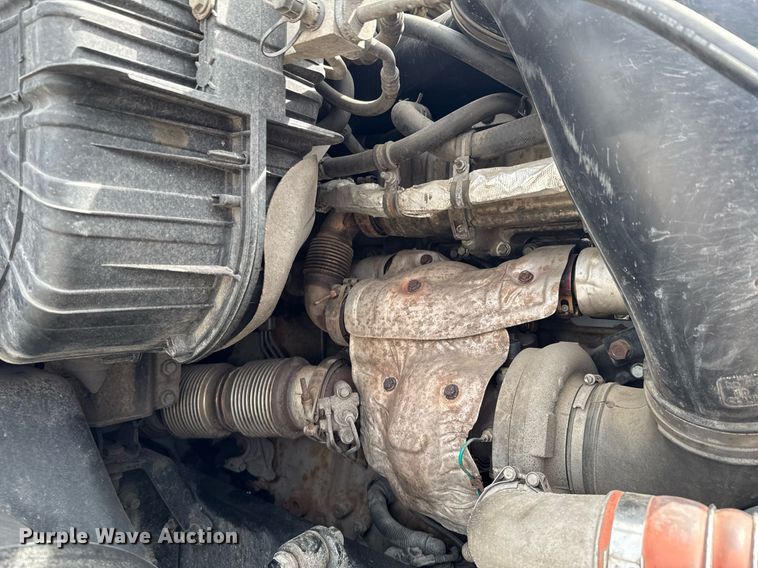 image for item DO0959 2019 Freightliner Cascadia 125 semi truck