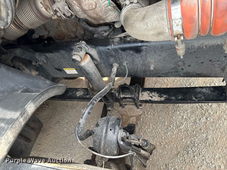 image for item DO0959 2019 Freightliner Cascadia 125 semi truck