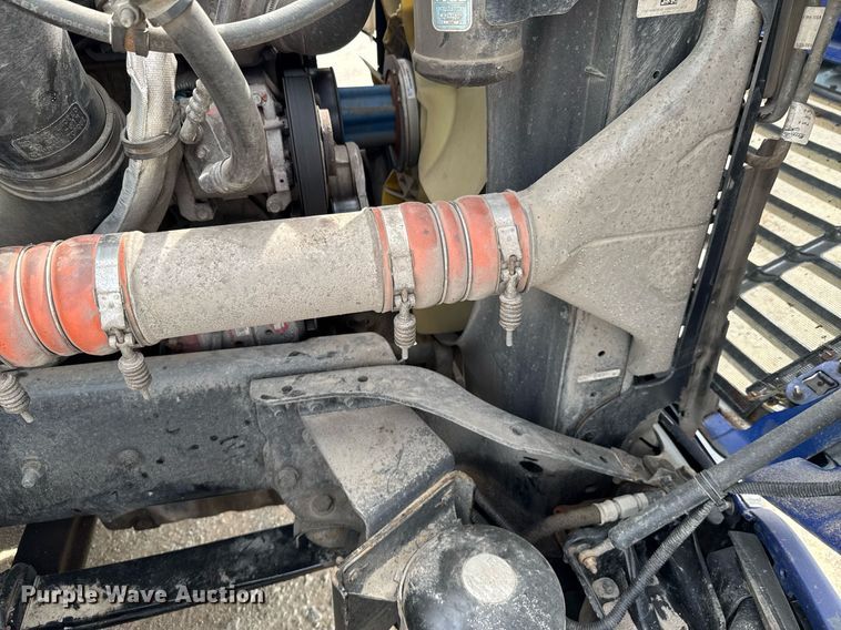 image for item DO0959 2019 Freightliner Cascadia 125 semi truck