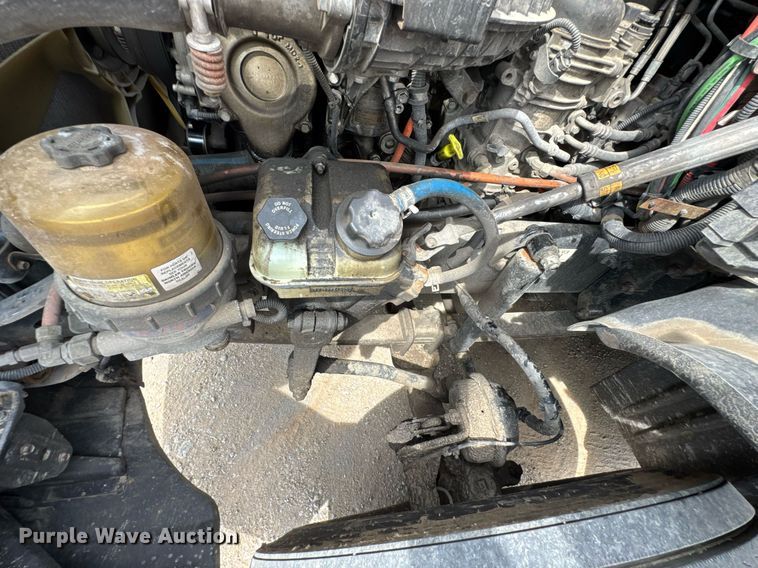 image for item DO0959 2019 Freightliner Cascadia 125 semi truck