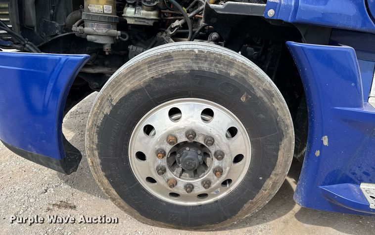 image for item DO0959 2019 Freightliner Cascadia 125 semi truck