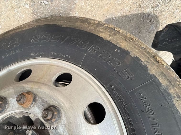 image for item DO0959 2019 Freightliner Cascadia 125 semi truck