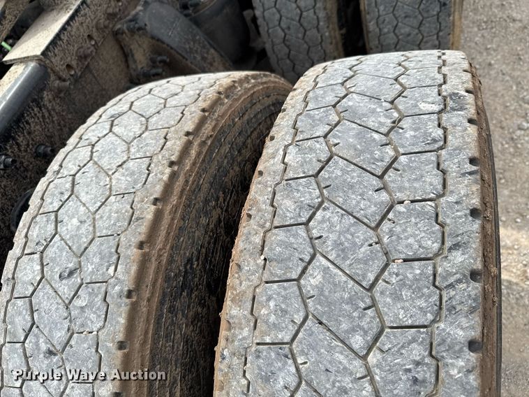 image for item DO0959 2019 Freightliner Cascadia 125 semi truck