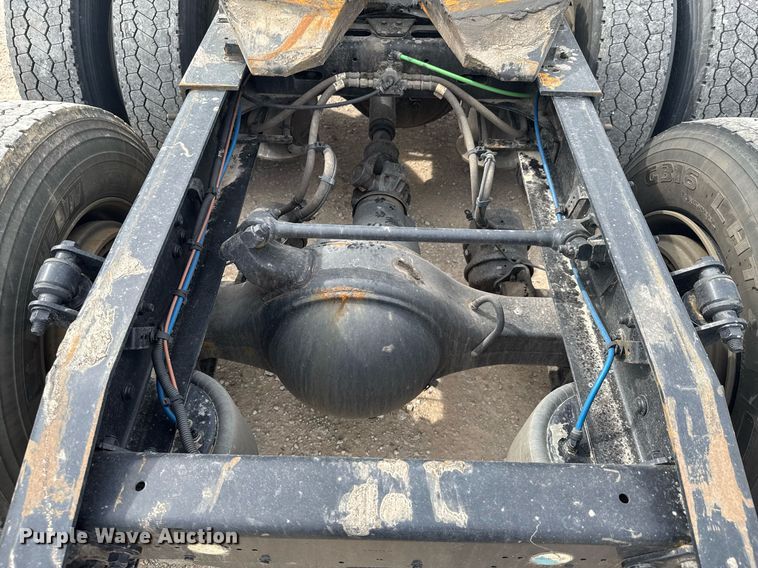 image for item DO0960 2019 Freightliner Cascadia 125 semi truck