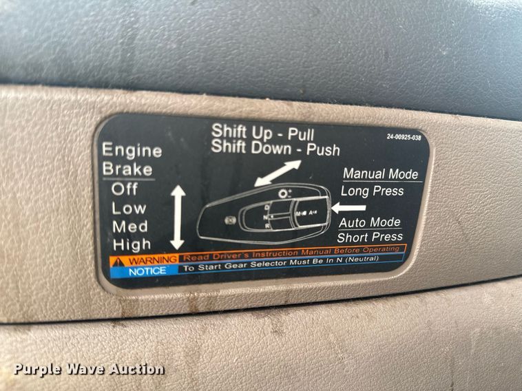 image for item DO0960 2019 Freightliner Cascadia 125 semi truck