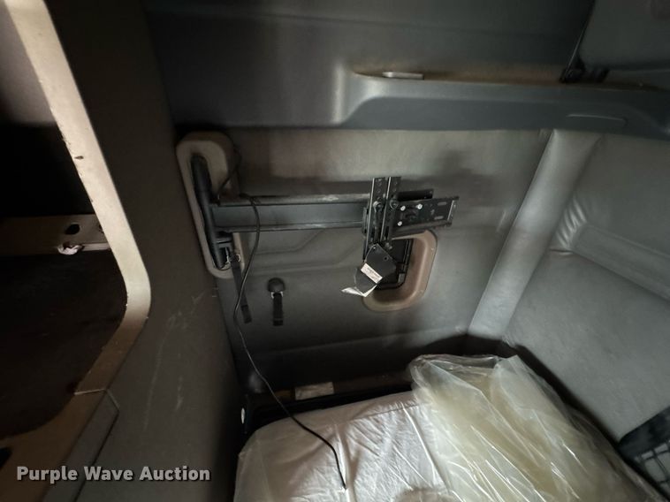 image for item DO0960 2019 Freightliner Cascadia 125 semi truck