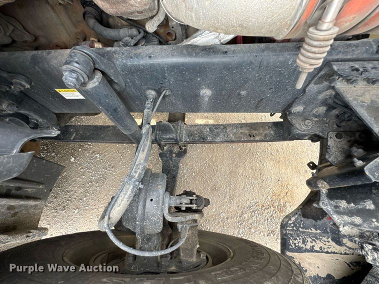 image for item DO0960 2019 Freightliner Cascadia 125 semi truck