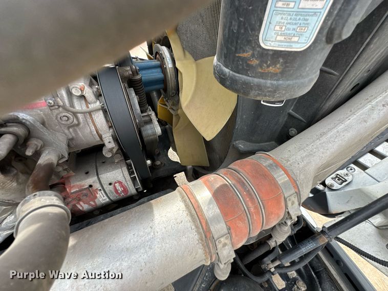 image for item DO0960 2019 Freightliner Cascadia 125 semi truck