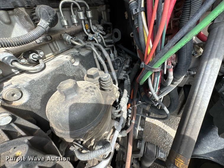 image for item DO0960 2019 Freightliner Cascadia 125 semi truck